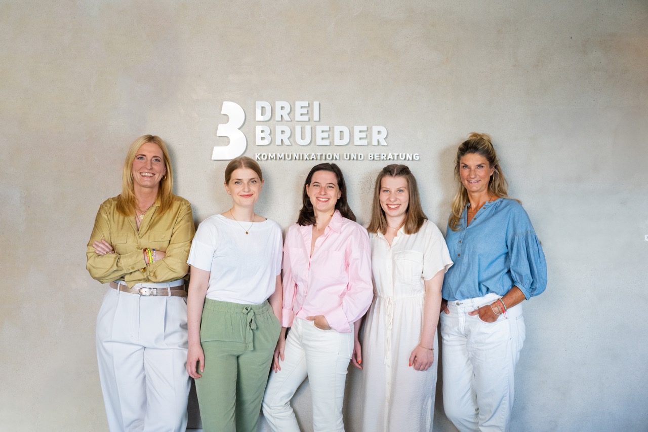 Groß (Pressekit Drei Brueder Team (Foto Henning Becker) (2))